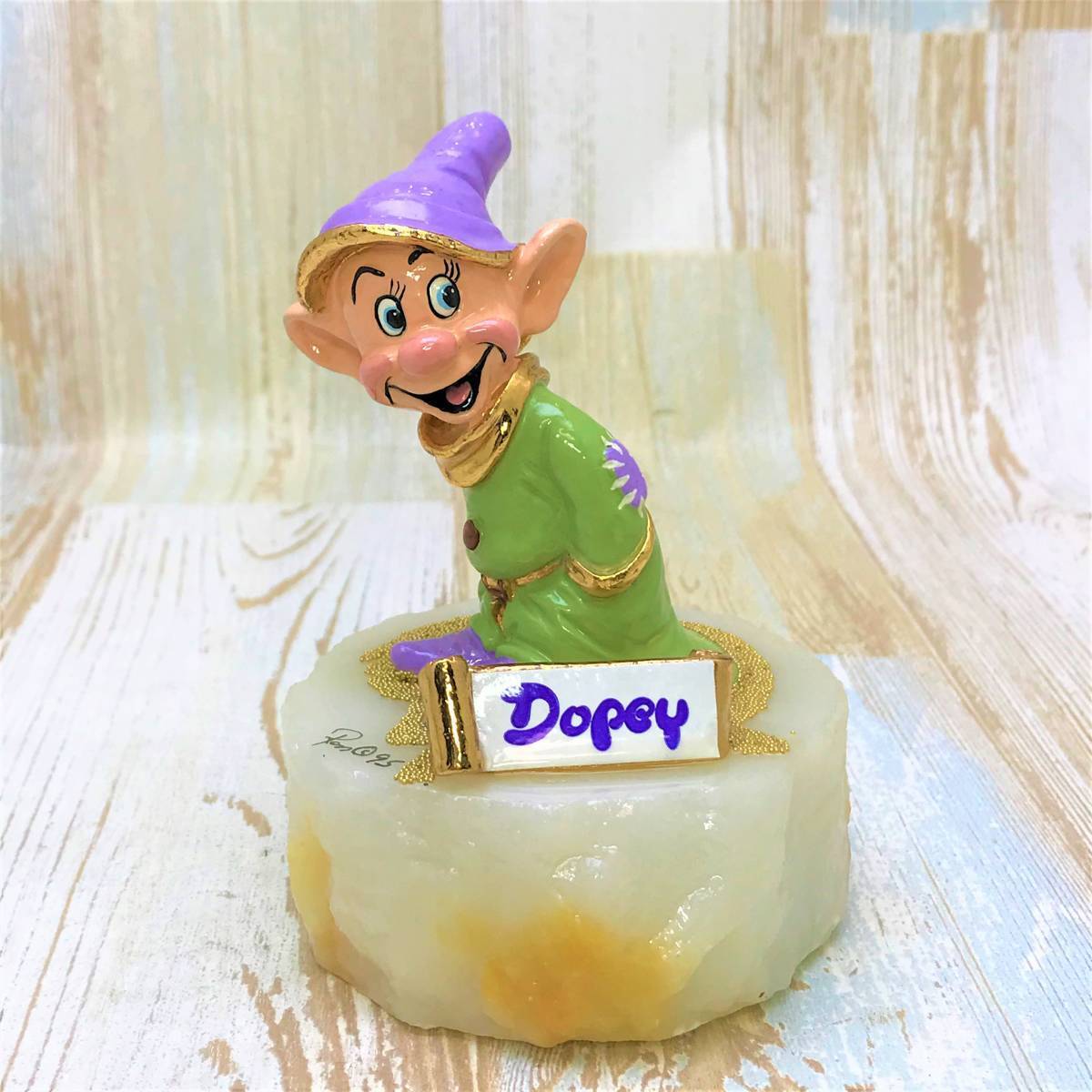 Limited Rare Snow White and the Seven Dwarfs Dopey Marble Disney TDL Figure