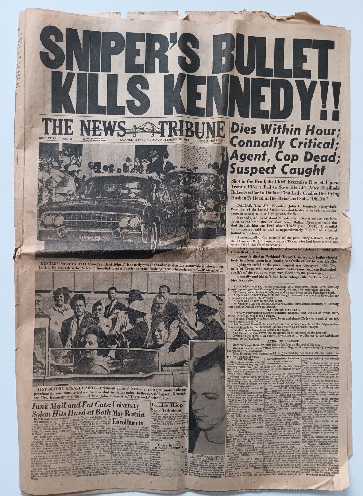 Newspaper The News Tribune 22 November 1963 Snipers Bullet Kills Kennedy Complet