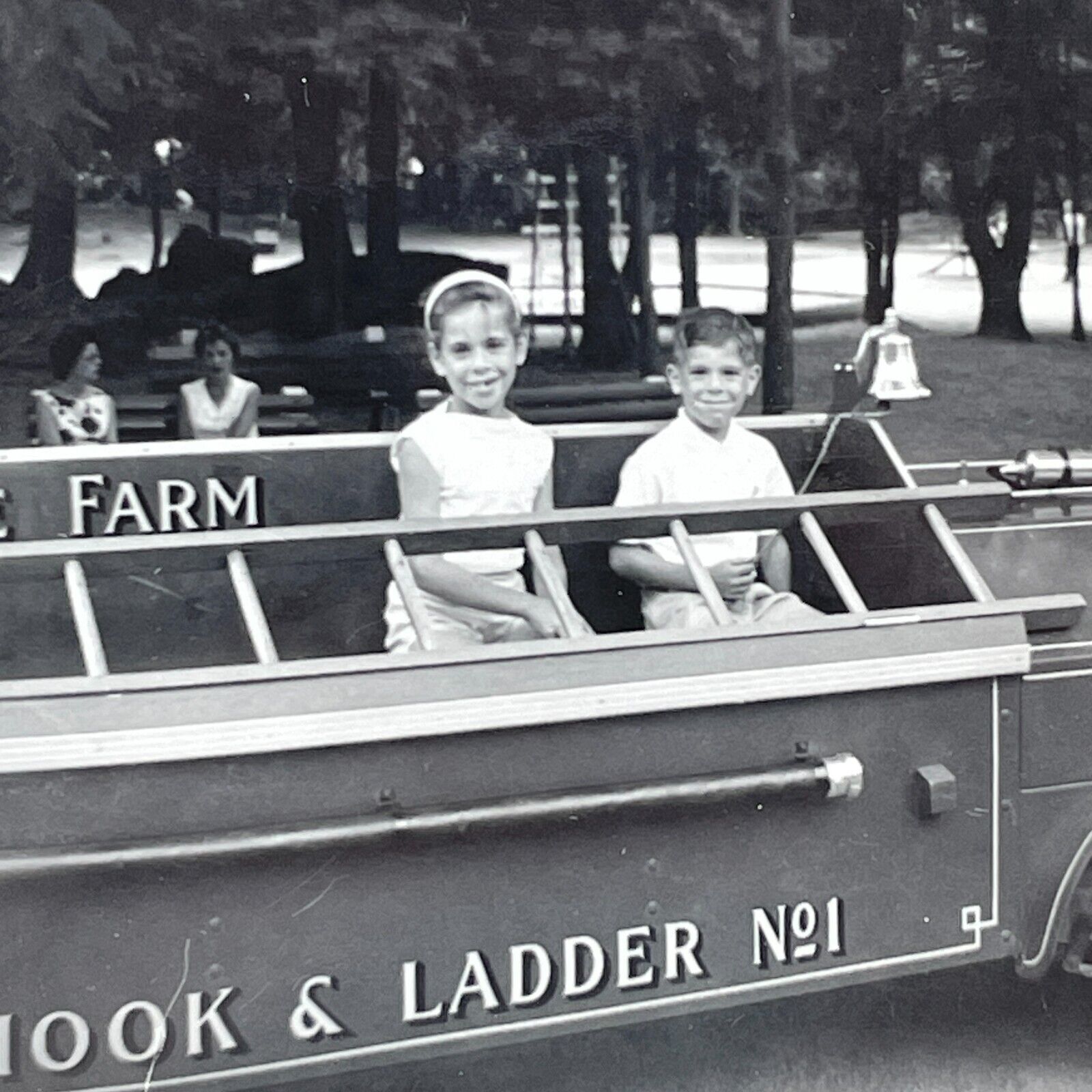 SC Photograph Boy Girl Brother Sister Catskill Game Farm 1959