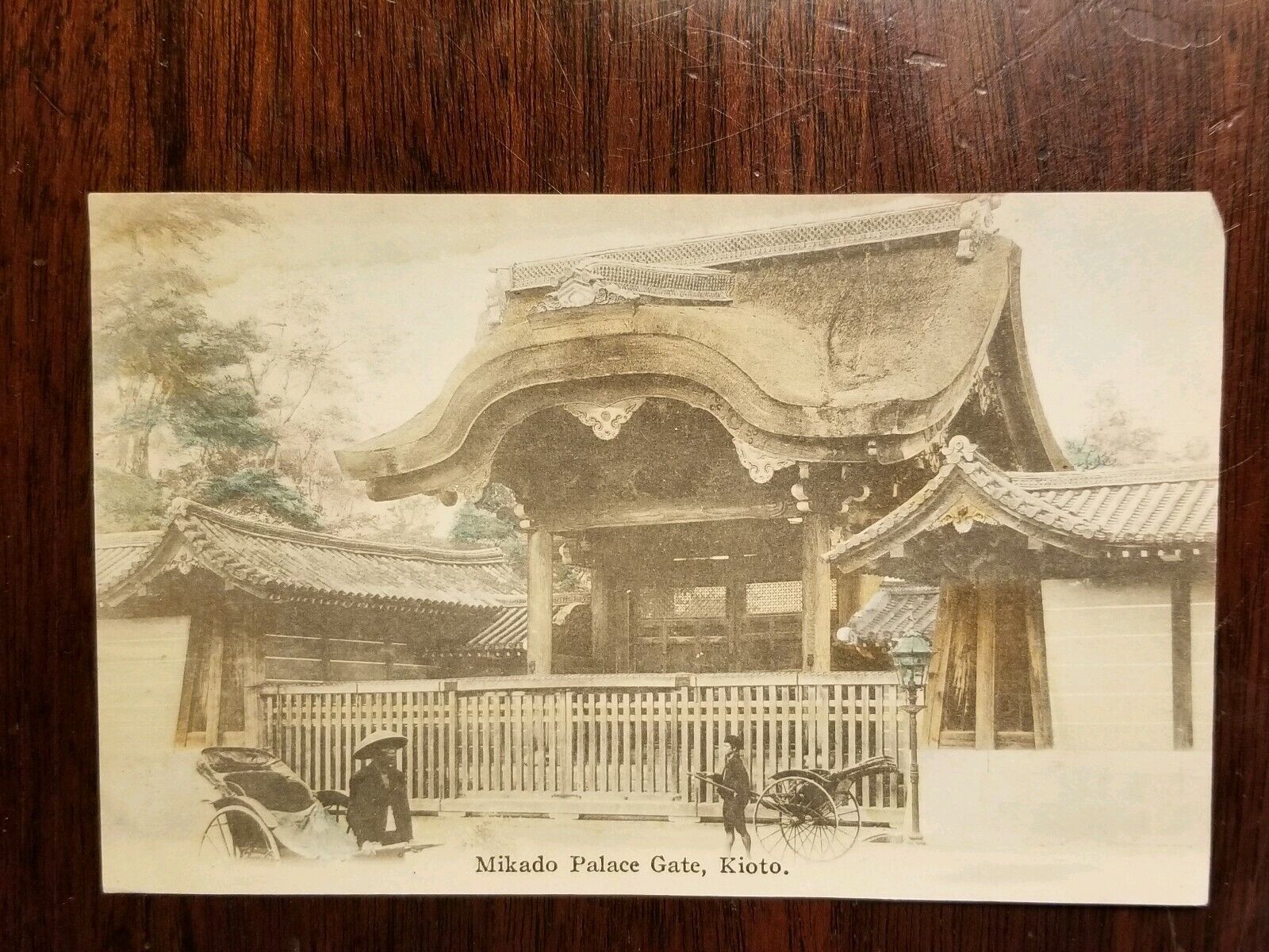 ANTIQUE 1910 HAND TINTED POSTCARD MIKADO PALACE GATE KIOTO JAPAN rickshaws