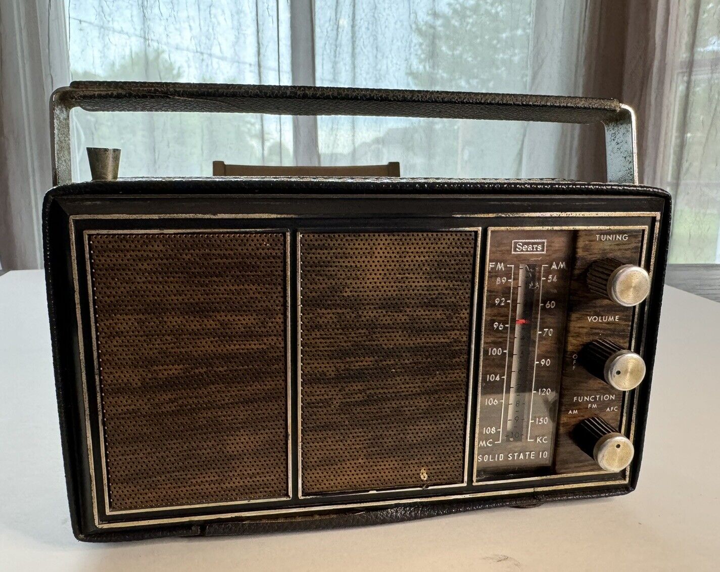 Vintage Sears Solid State 10 Portable AM/FM Transistor Radio Model #8222 Works