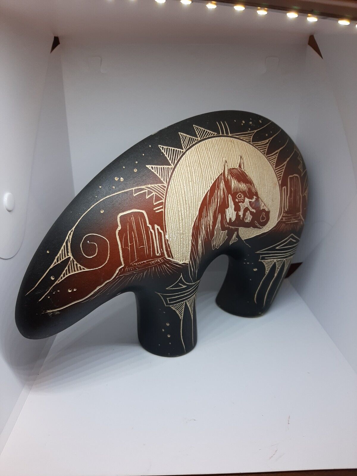Navajo Black Bear Native American Art Pottery vtg 11\