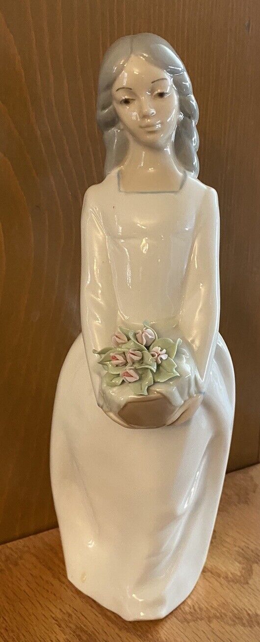 Vintage Dalia Handcrafted Porcelain Figurine Girl With Basket Of Flowers