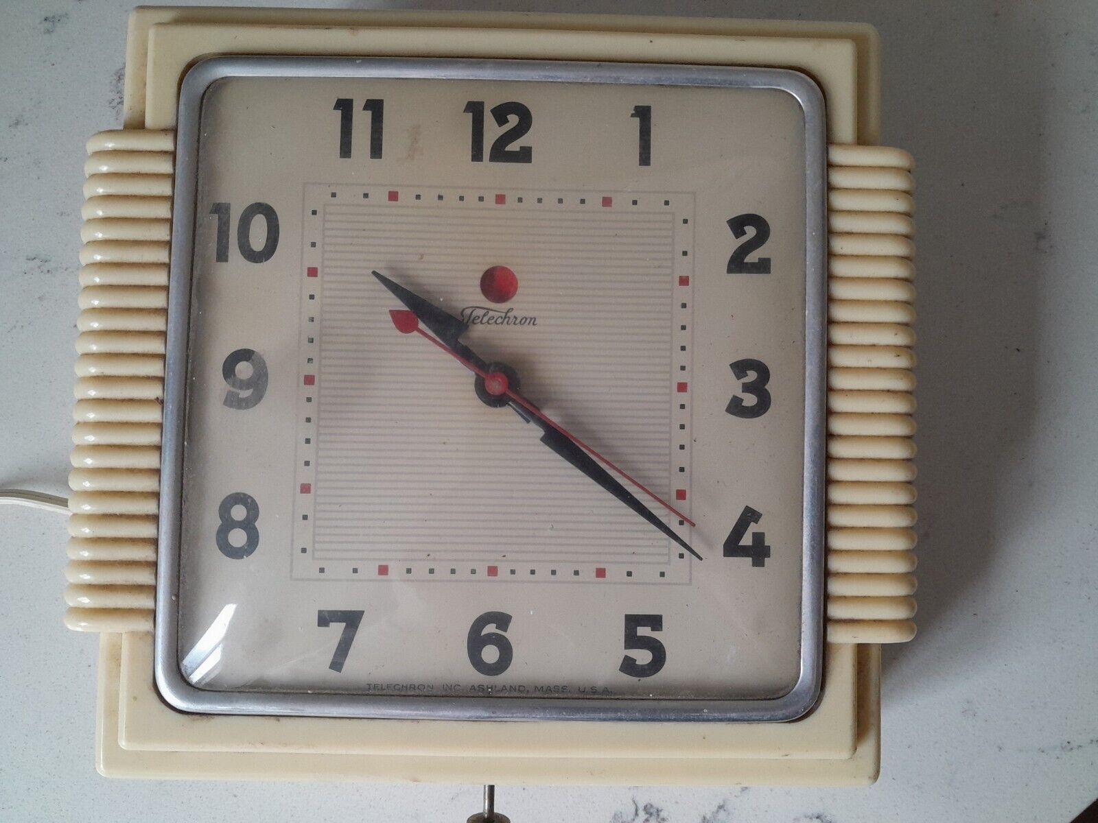 Vintage 1940s Art Deco Telechron Kitchen Wall Clock Model 2H15S Square Bakelite