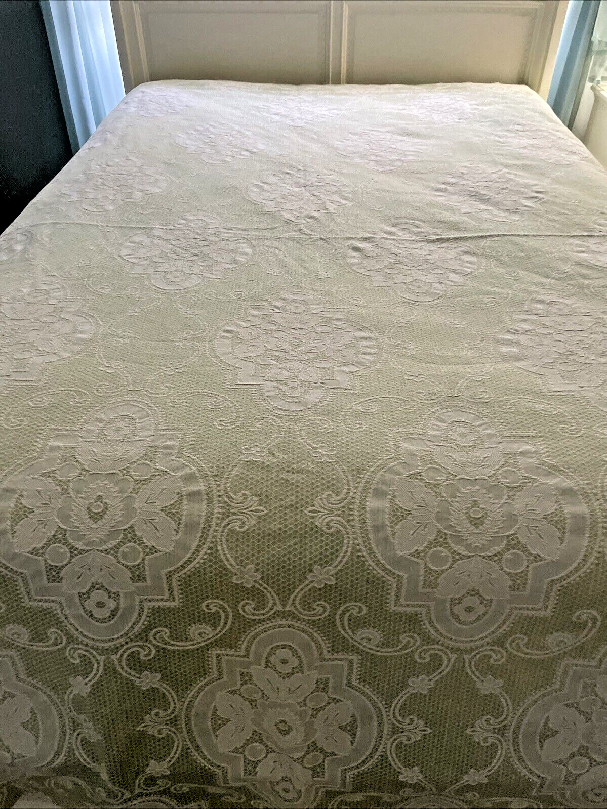VTG  Woven Brocade Bedspread Coverlet Green Ivory Lace Print 74X92
