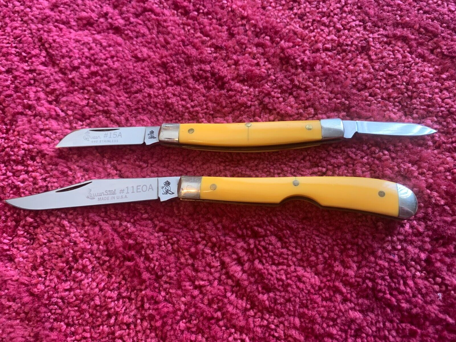 Lot of 2 Queen Knives