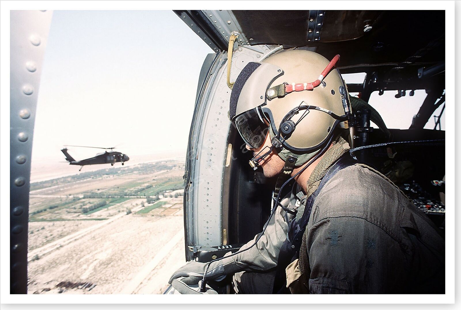 UH-60 Black Hawk Helicopter Crew Chief Operation Desert Shield 8 x 12 Photo