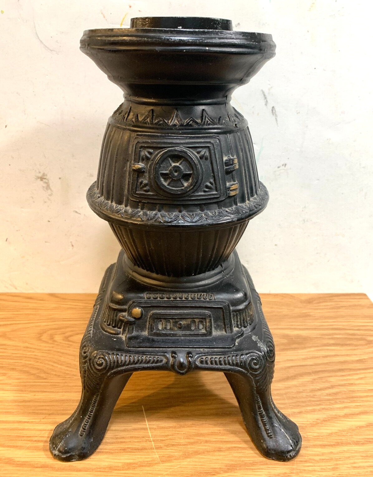 Vintage MCM Cast Metal Pot Belly Stove Lamp BASE ONLY for parts 5 1/2 pounds