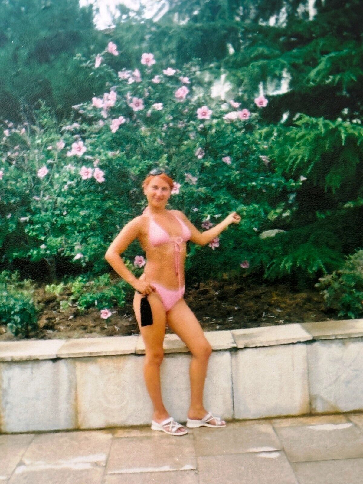 2000s Smiling Lady Woman Pink Swimsuit Bikini Beautiful Figure Vintage Photo