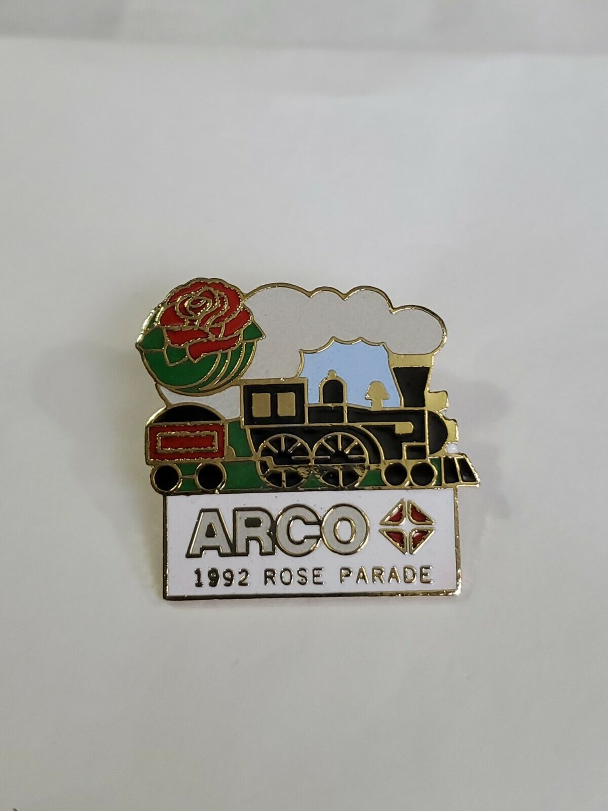 ARCO 1992 Rose Parade Lapel Pin Atlantic Richfield Football Bowl Pasadena CA