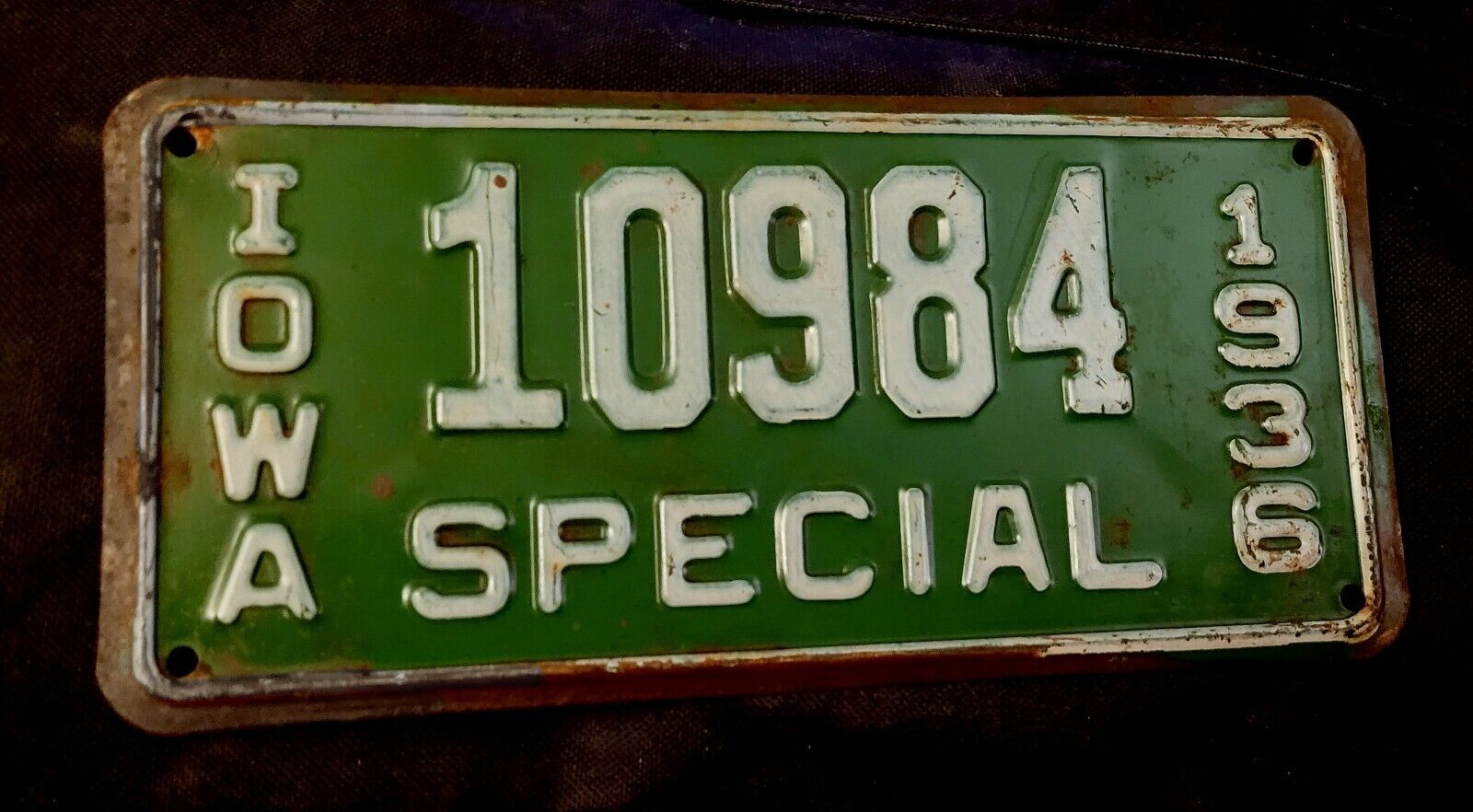 🇺🇲 IOWA - 1937 SPECIAL license plate.  Unusual type, nice original 
