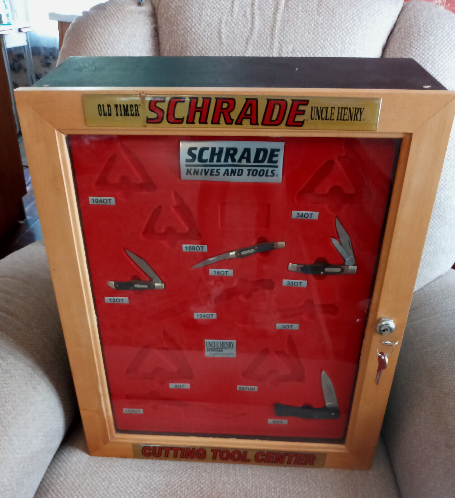 VTG SCHRADE OLD TIMER UNCLE HENRY STORE COUNTER  DISPLAY with KEYS and BOXES