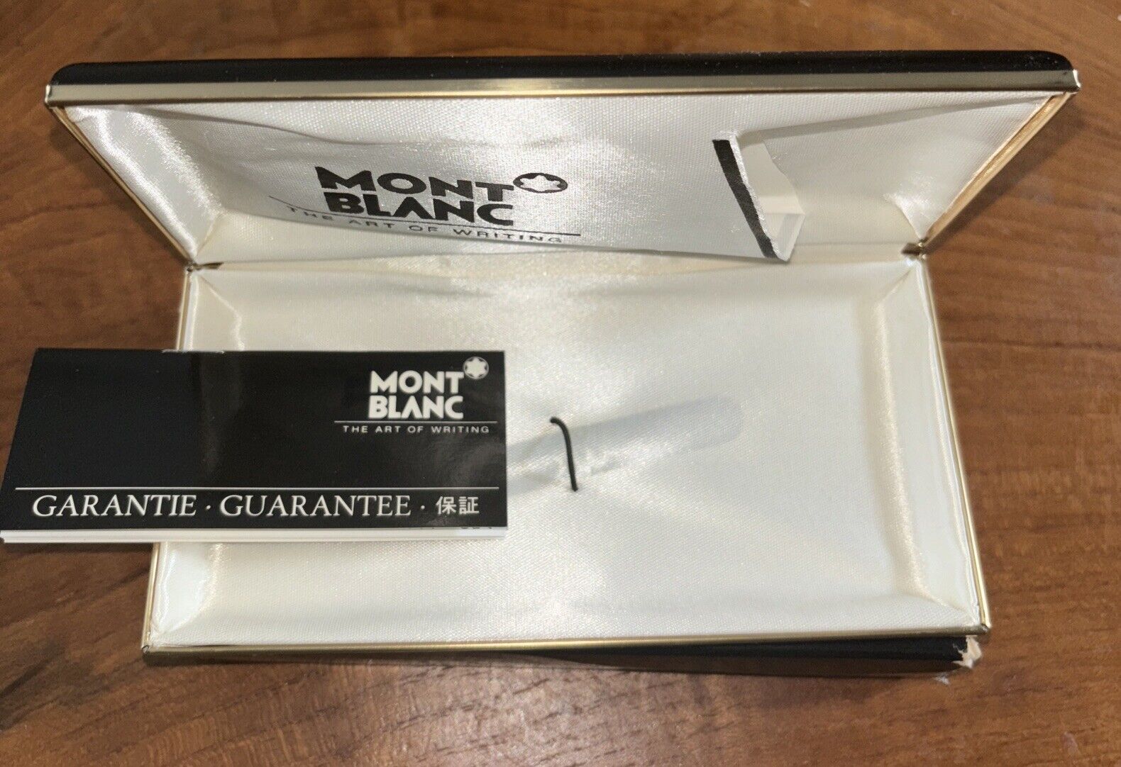 VINTAGE MONT BLANC FOUNTAIN PEN Hard Case , Instructions Manual And Box.