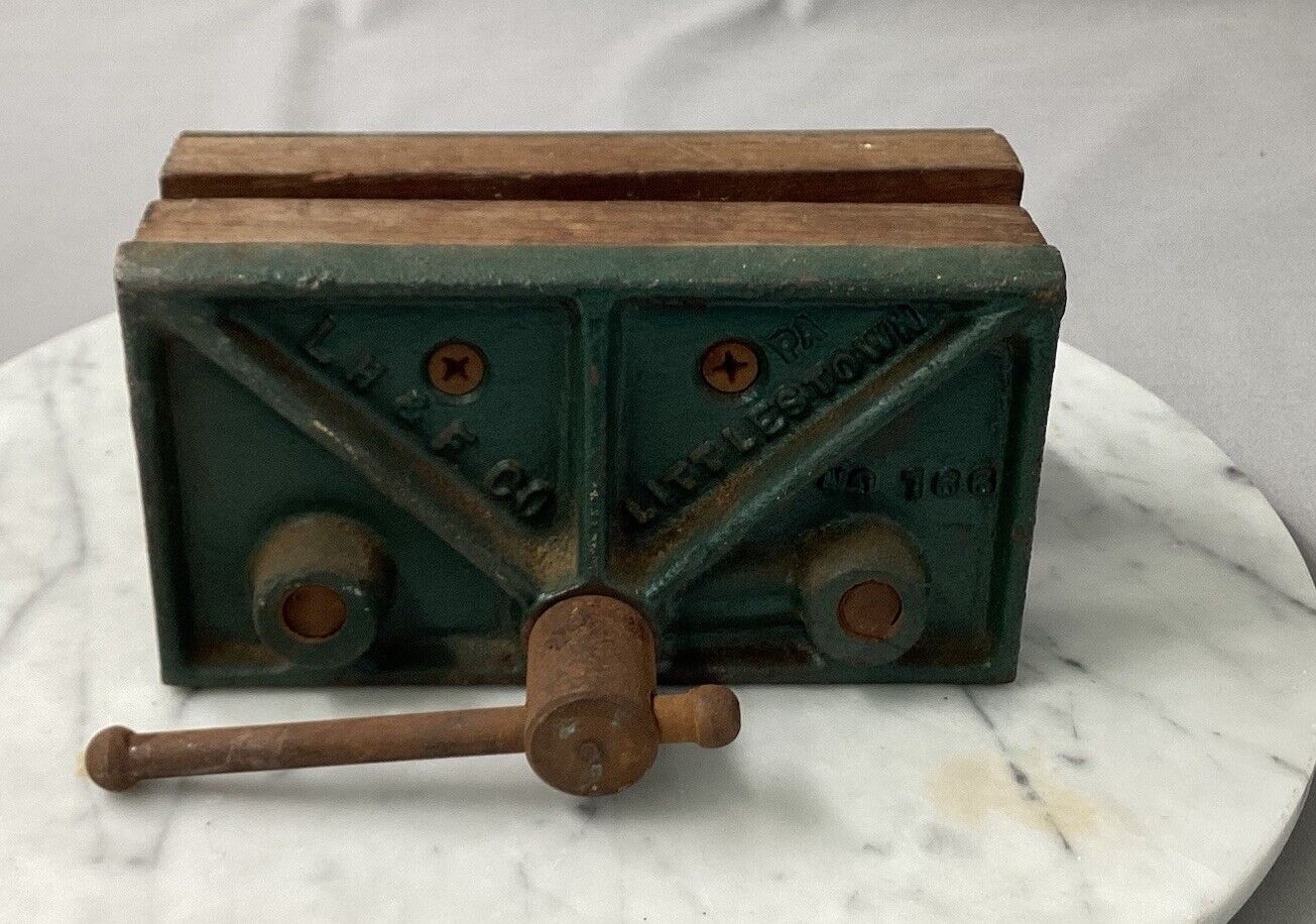Vintage LH & F Co Littlestown PA No 166 Under Bench Wood Working Vise Clamp