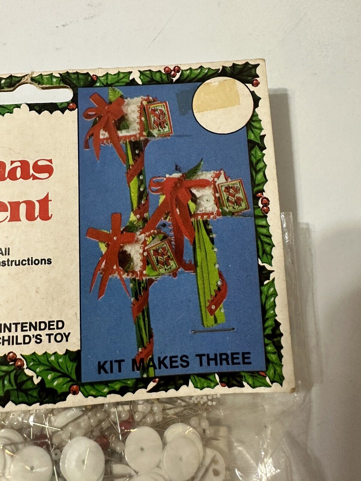 Vintage HOLIDAY MAILBOX Beaded Christmas Ornament Kit Sequins Pins Craft Walco