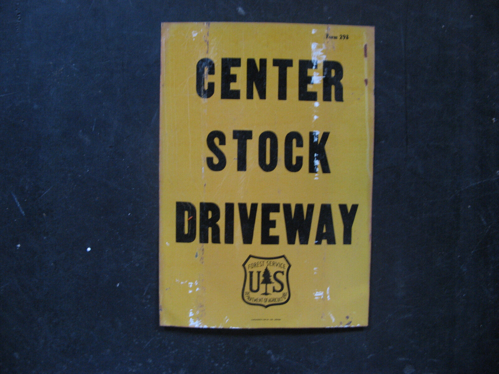 1950s FOREST SERVICE Tin Sign 'CENTER STOCK DRIVEWAY' USFS Grazing Lands VINTAGE