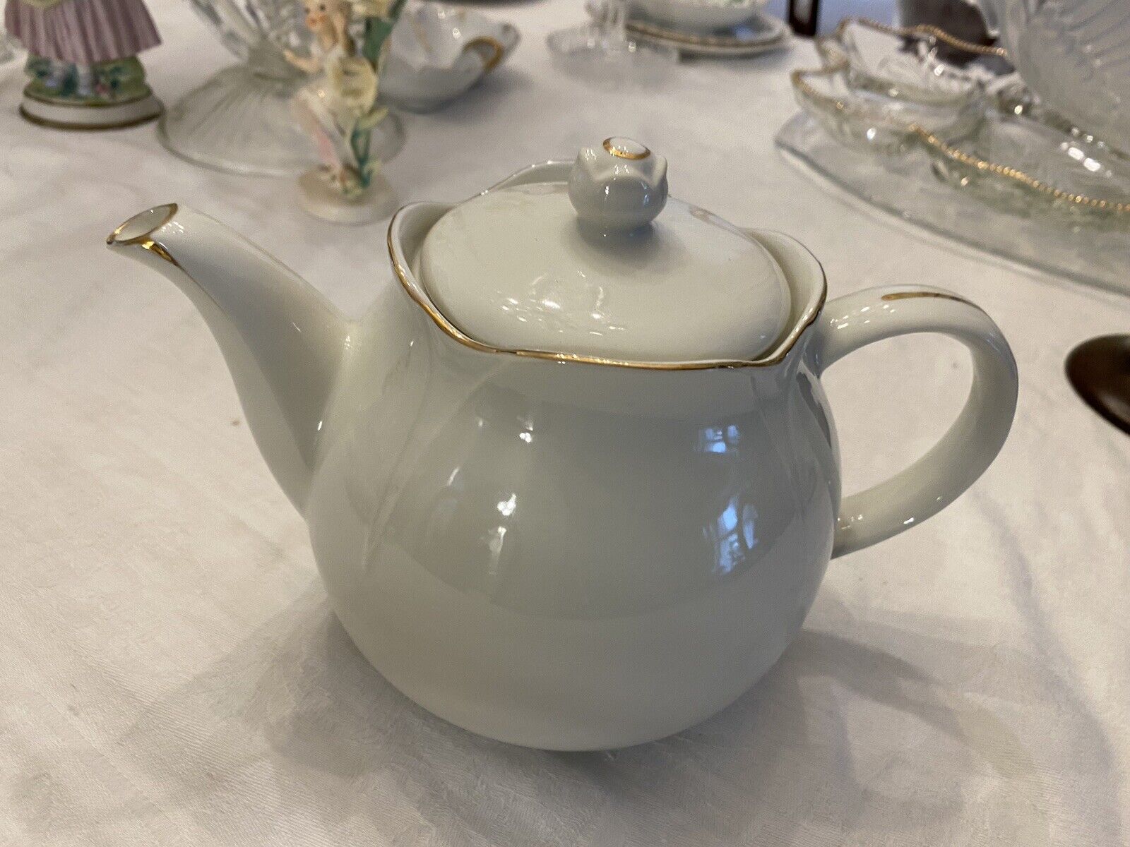 Royal Manor Japan - white Teapot With Flower On Top 