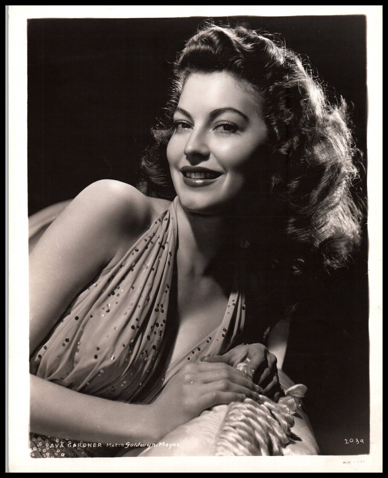 Hollywood Beauty AVA GARDNER STUNNING PORTRAIT STYLISH POSE 1940s Photo 778