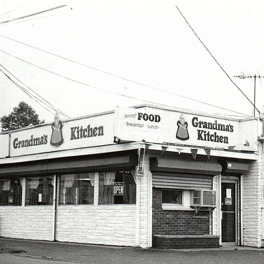 c.1990 Grandma's Kitchen Restaurant Cafe Wallington NJ RPPC Bergen Co. Photo