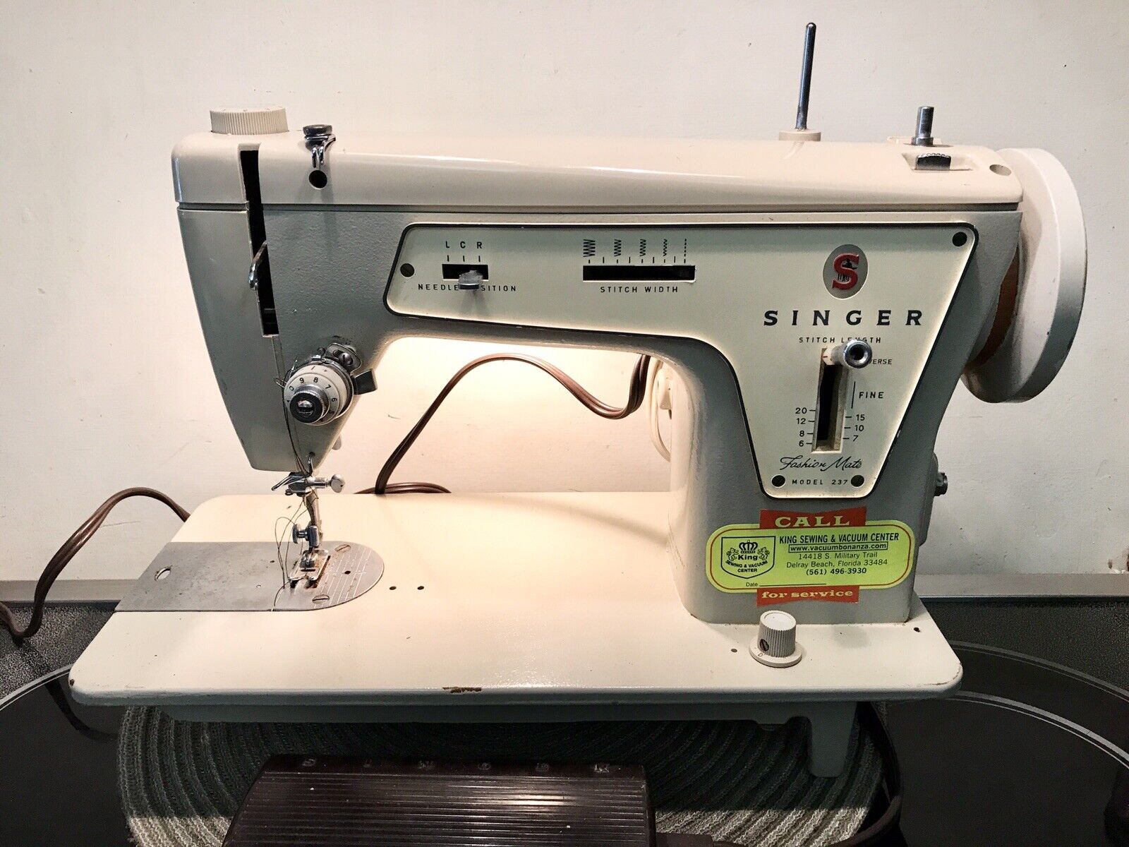 Vintage Mid-Century Singer Model 237 BZB- 60-8 Sewing Machine CRAFTED in FRANCE 
