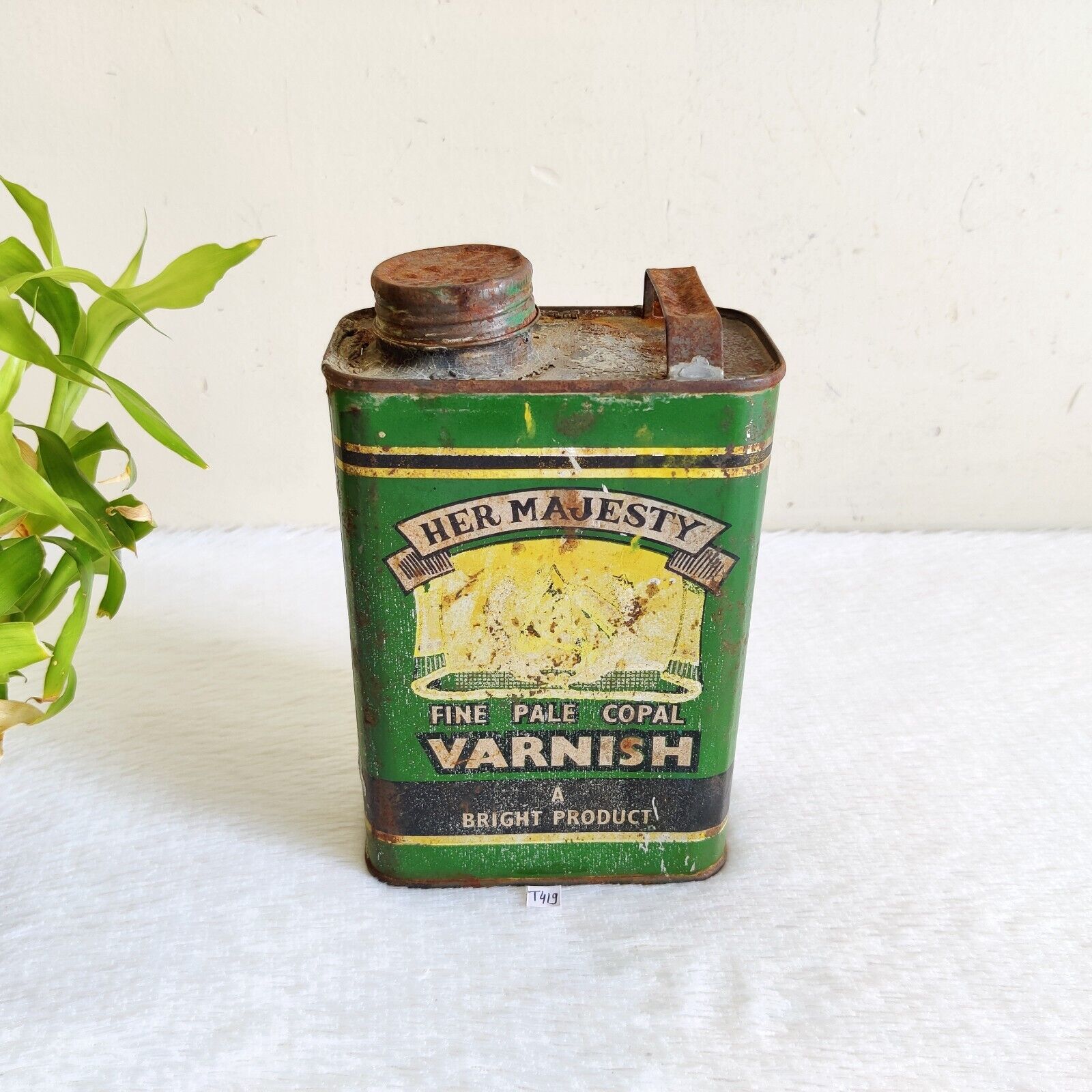 1950s Vintage Her Majesty Fine Pale Copal Varnish Advertising Tin Can Rare T419