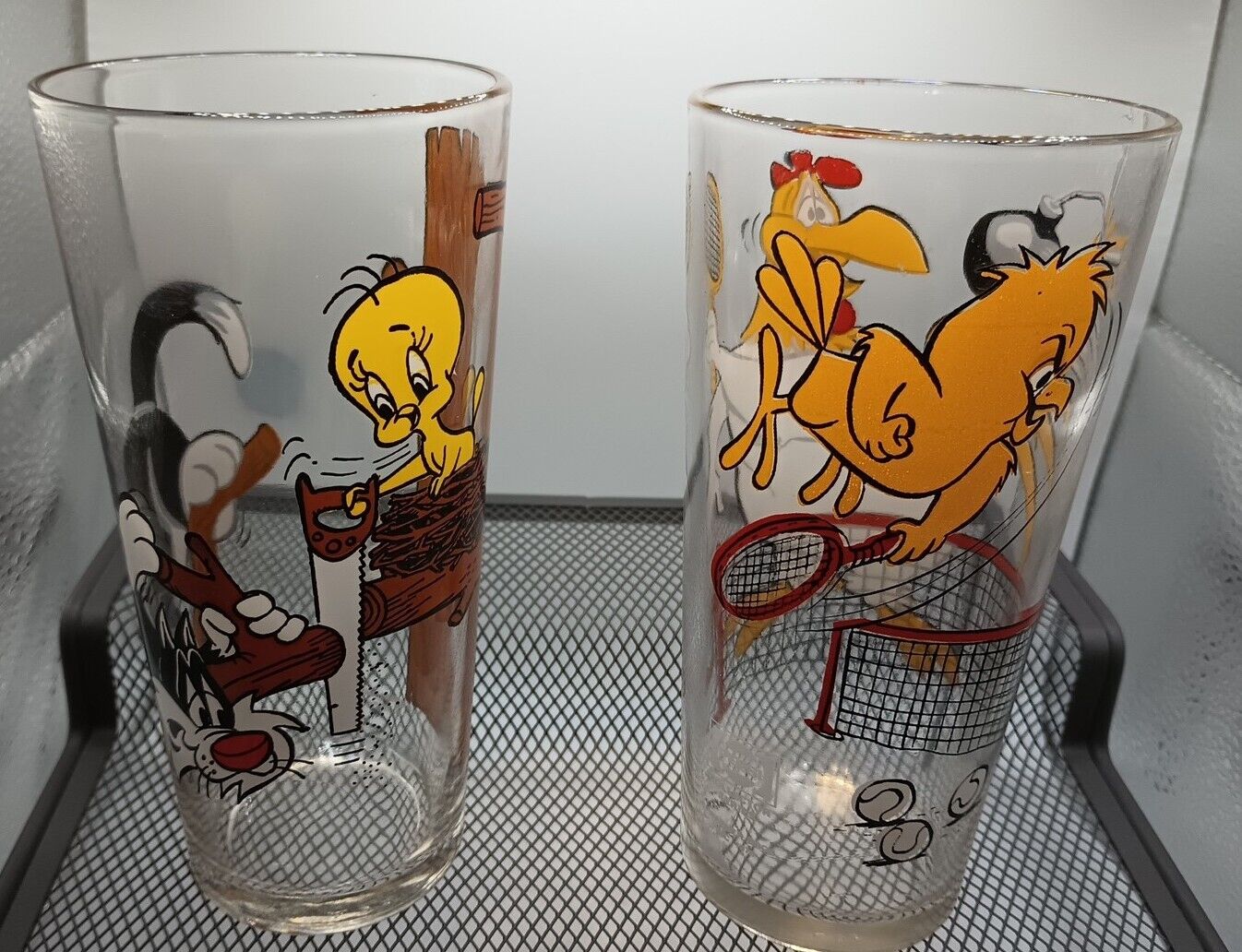 2 Vintage 1973 Looney Tunes Glasses  Pepsi Warner Bros Henry Hawk Sylvester 