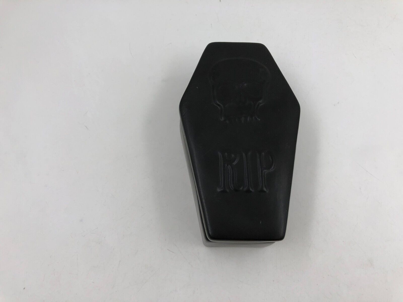 Ceramic 6.3in Matte Black R.i.p Coffin Covered Box AA01B32014