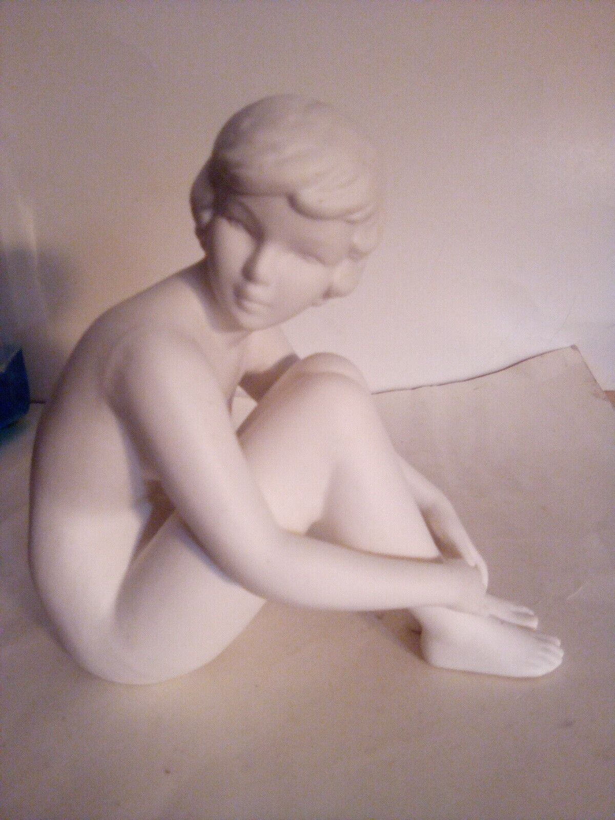 Goebel 1962 White Bisque Porcelain Sitting Woman FN68. excellent condition.  #20