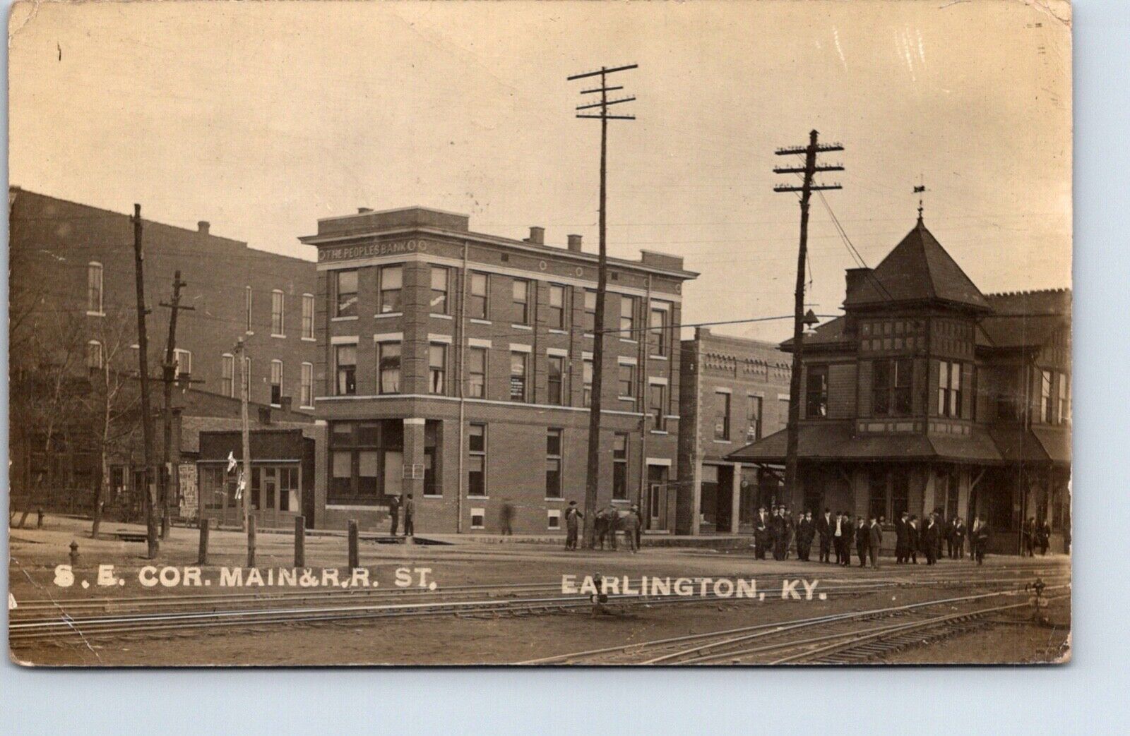 RPPC Real Photo Postcard Kentucky Earlington Louisville & Nashville depot - Bank
