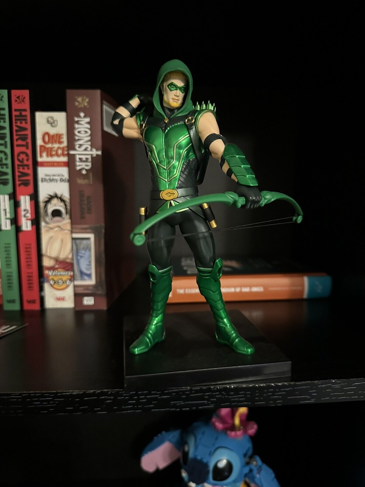 Kotobukiya DC Comics Green Arrow Artfx+ Statue With Stand. No Box
