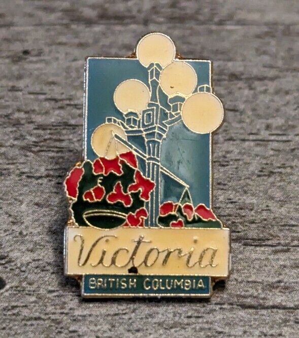Victoria British Columbia Canada Lamp Post Travel/Souvenir Lapel Pin
