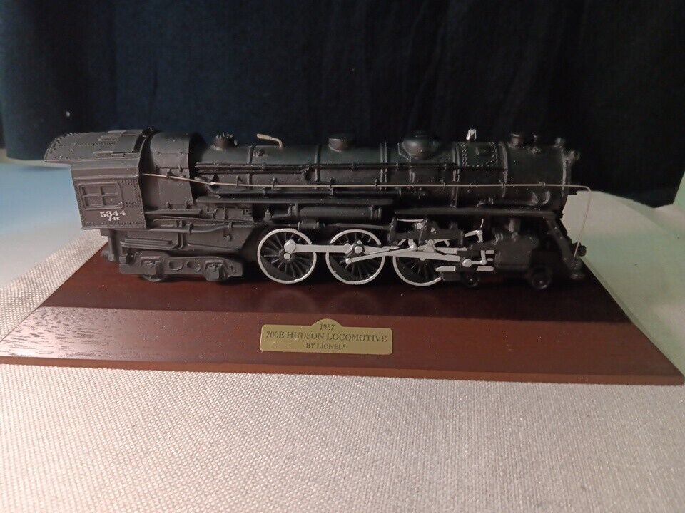 The Lionel Classic Train Collection 1937 “700 E Hudson\