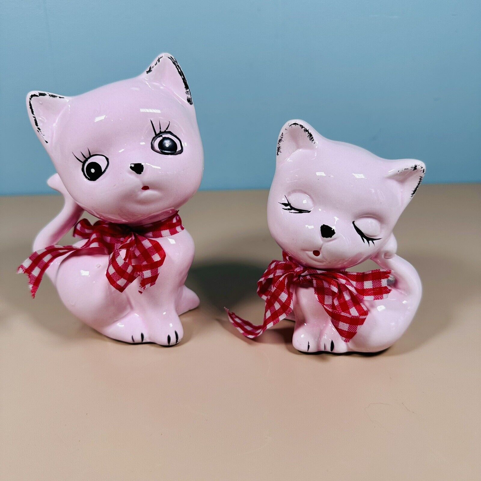 Vintage Ceramic Kittens Cats Pair Kitschy Porcelain Taiwan Pink 6”