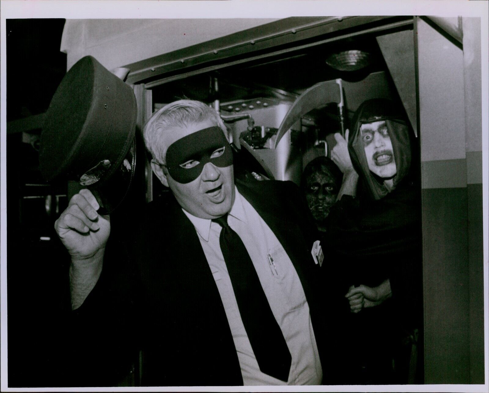 LG837 1995 Orig Bill Belknap Photo MBTA SALEM BOUND TRAIN Grim Reaper Halloween