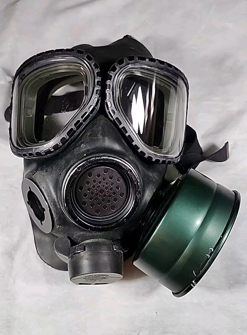US Army Military M40 Gas Mask Size M/L & 40MM FILTER  (USED)  War Soldier 