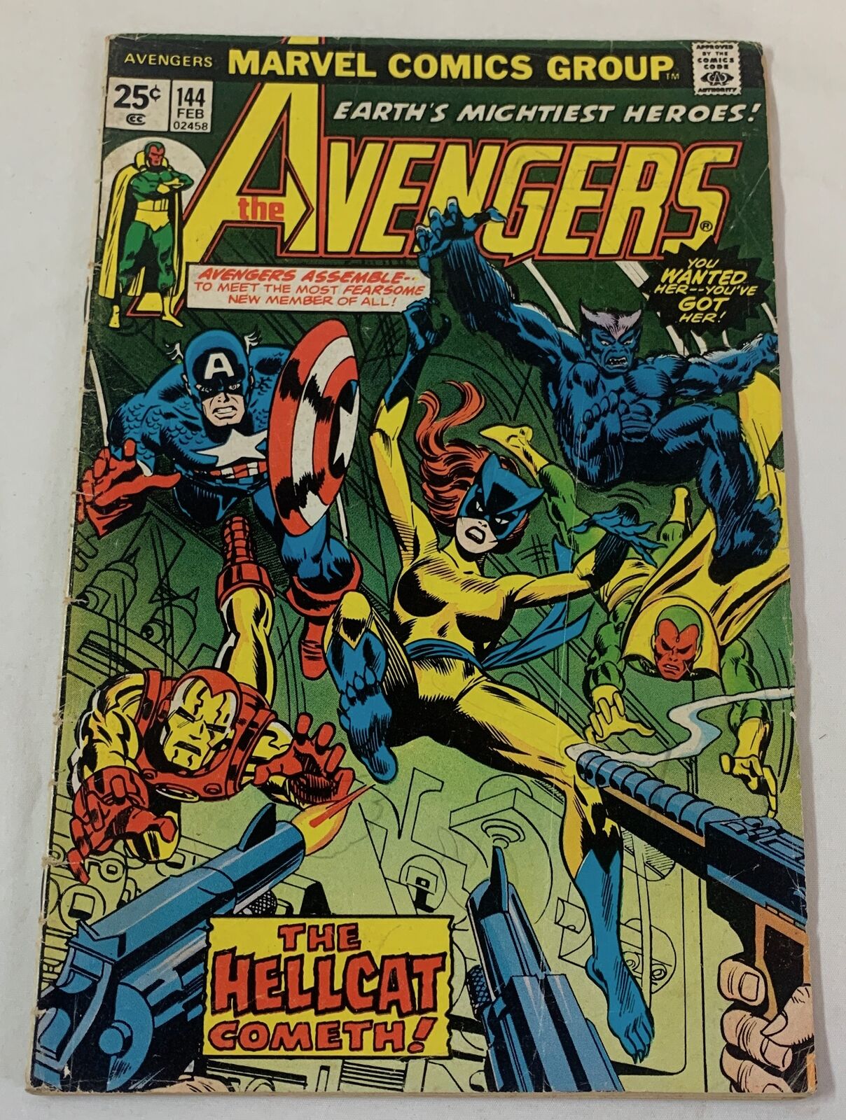 1976 Marvel AVENGERS #144 ~ low grade, tracing on cover ~ Hellcat
