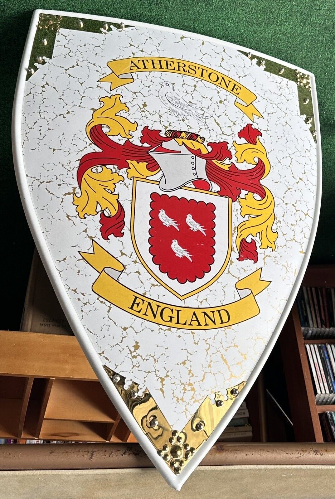 Large England Coat Of Arms Shield-Unique Gift Metal Sturdy Great Color Showpiece