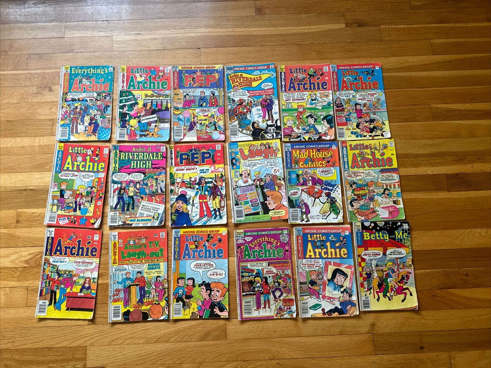 Vintage Archie Series Mix Lot 18 Comic Books Betty Veronica, Pep , little Archie