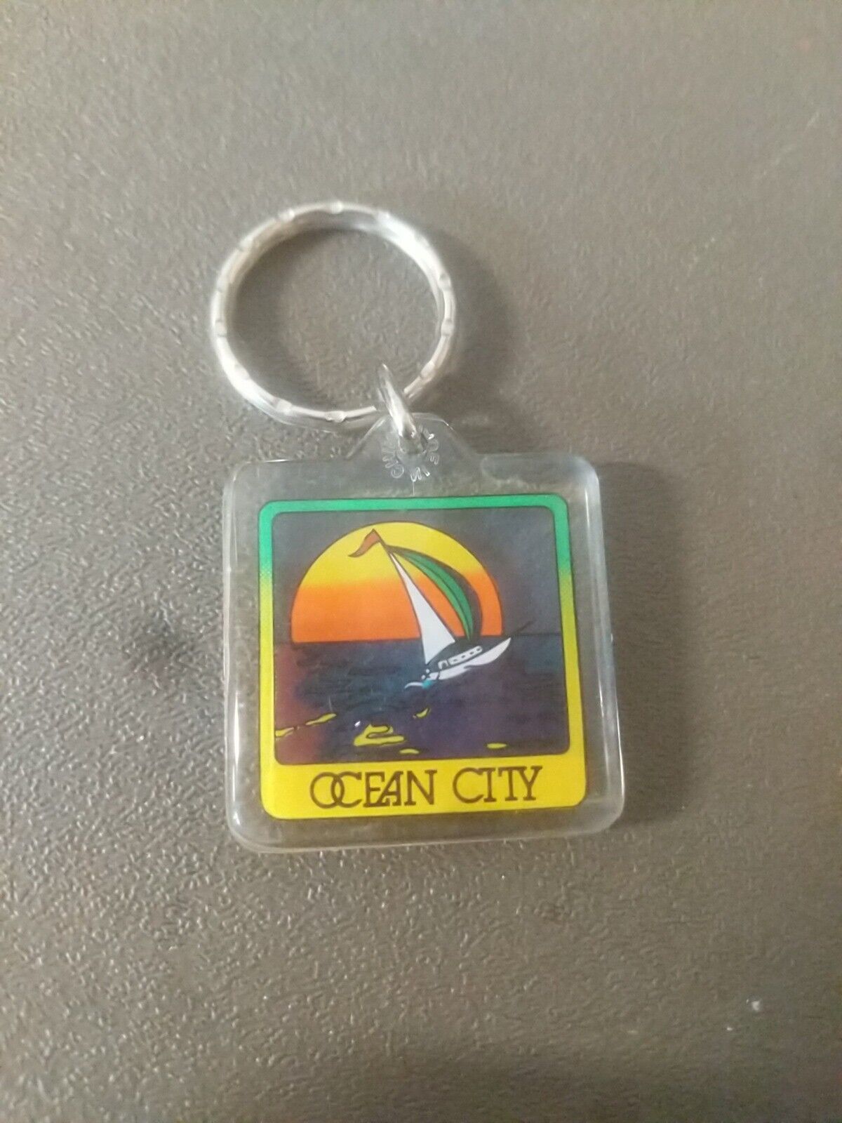 Vintage Ocean City Saliboat Sunset Keychain Key Ring Chain Fob Hangtag ~ #185