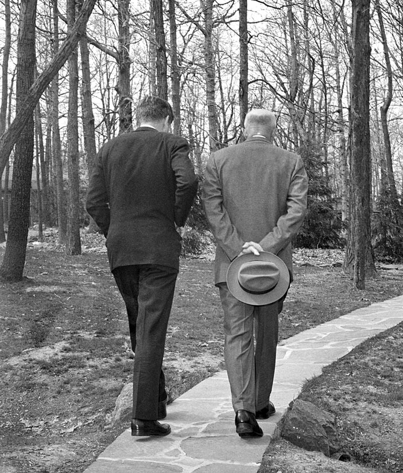 1960 PRESIDENTS KENNEDY $ EISENHOWER at Camp David Photo  (227-Z)