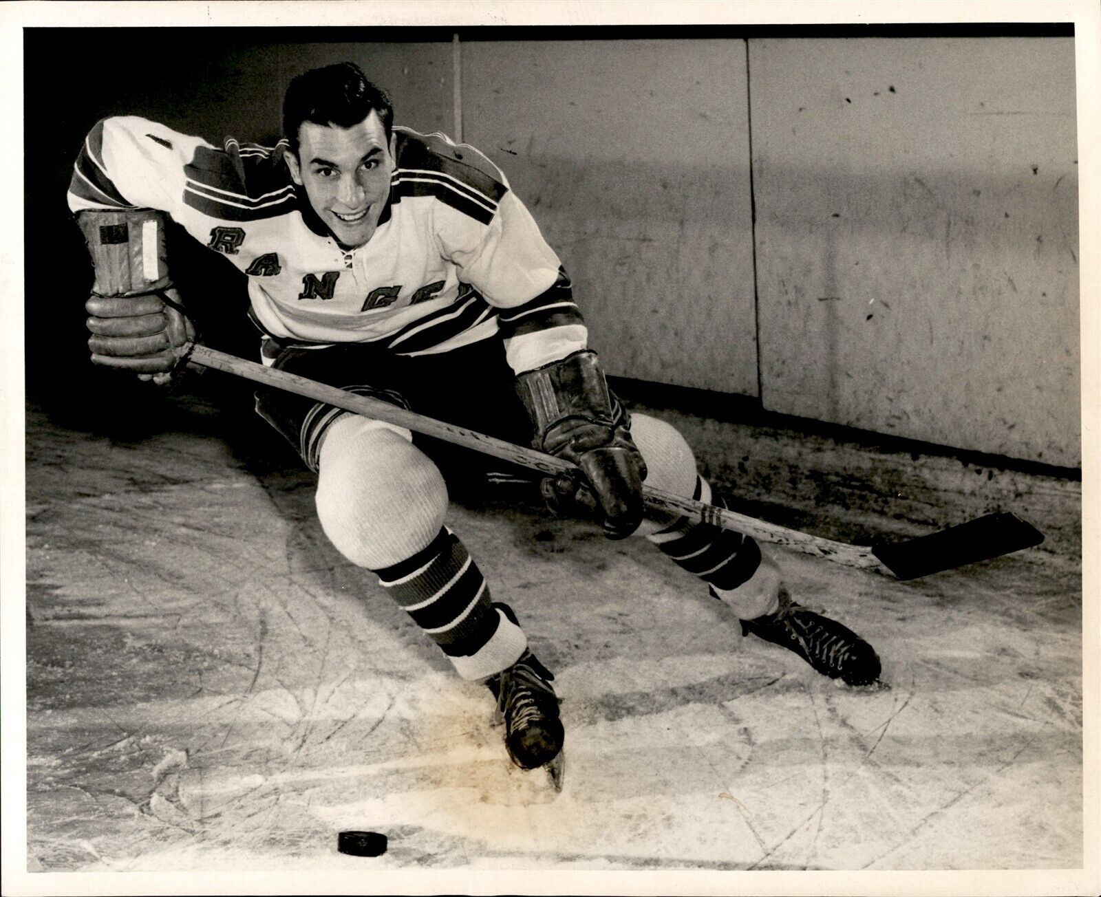 PF19 Original Photo DEAN PRENTICE 1953-54 NEW YORK RANGERS NHL HOCKEY LEFT WING