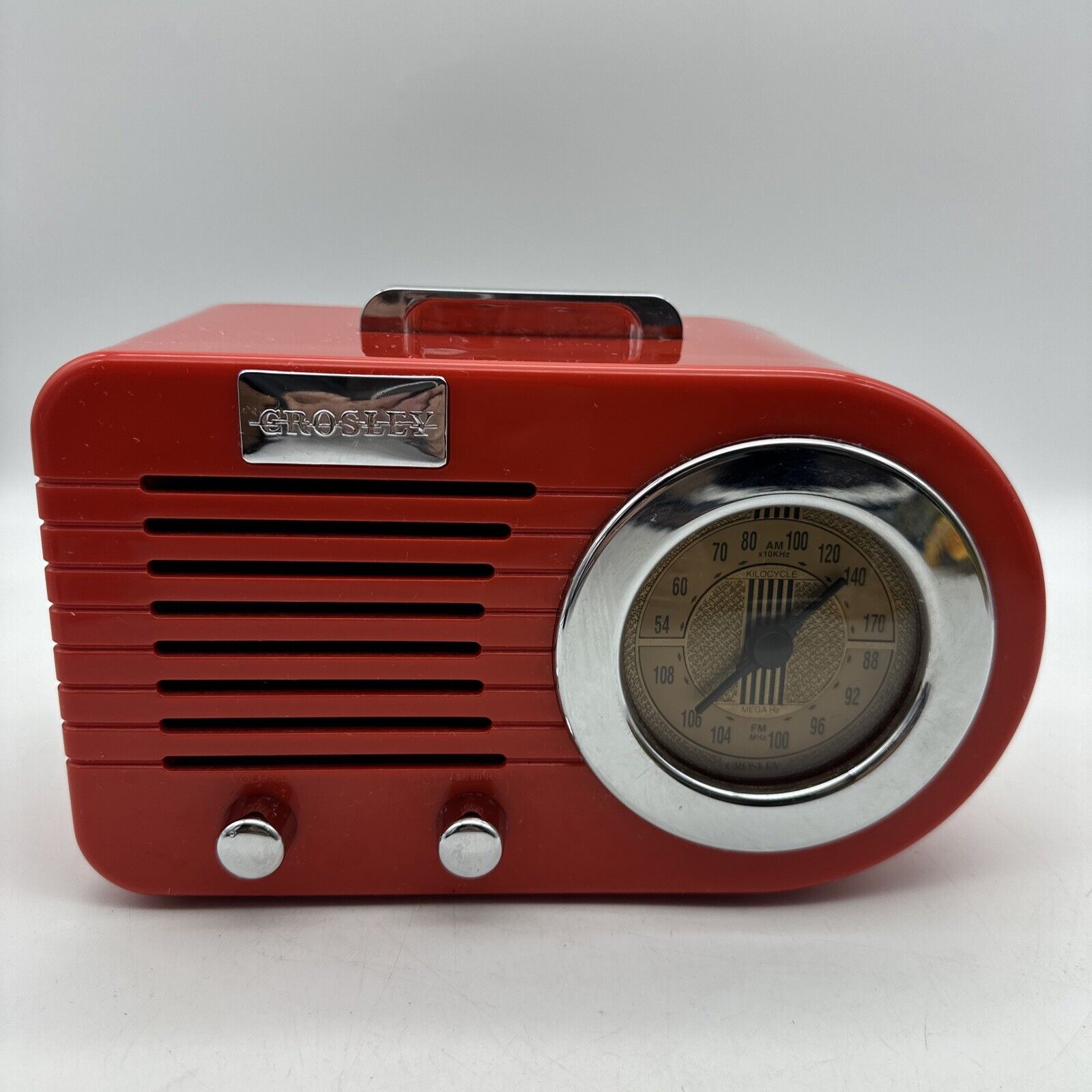 RED CROSLEY COLLECTOR’S EDITION RADIO/CASETTE PLAYER CR-2 Pre-owned