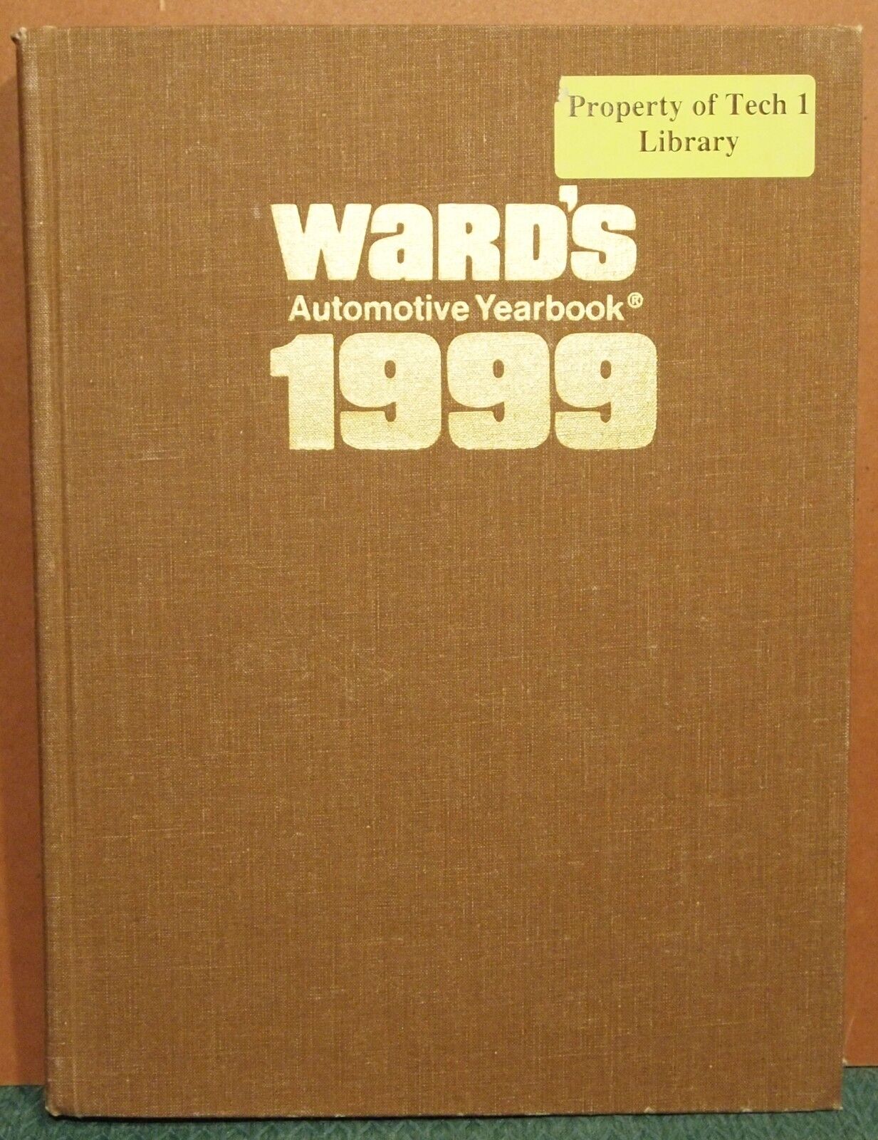 1999 WARD\'S AUTOMOTIVE YEARBOOK 61st edition WARDS-57