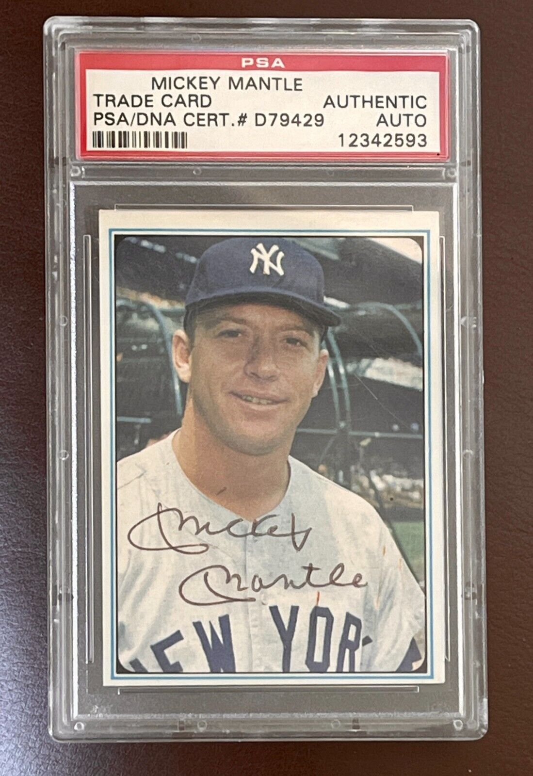 MICKEY MANTLE 1982 ASA MANTLE STORY AUTOGRAPH CARD #1 PSA/DNA CERTIFIED. YANKEES