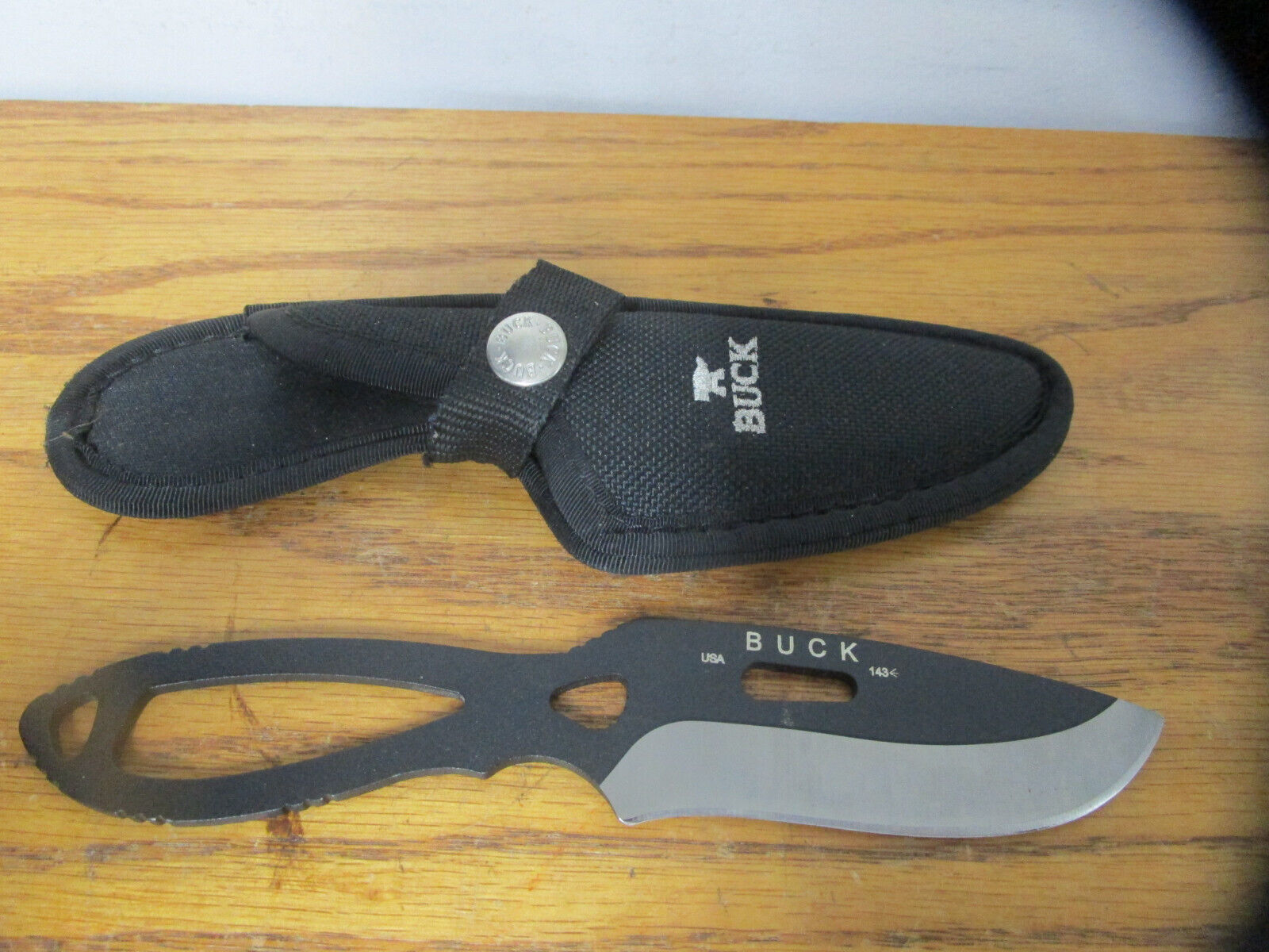 2011 Buck USA 143 Paklite Fixed Blade Skinner Knife W/ Sheath