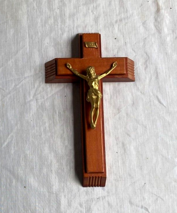 VINTAGE WOODEN CRUCIFIX WITH STORAGE HOLY WATER CANDLE HOLDER PRIEST SICK CALL