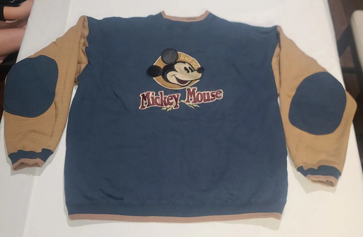 VTG Rare Disney Mickey Inc Mickey Mouse Sweatshirt sz L XL Elbows