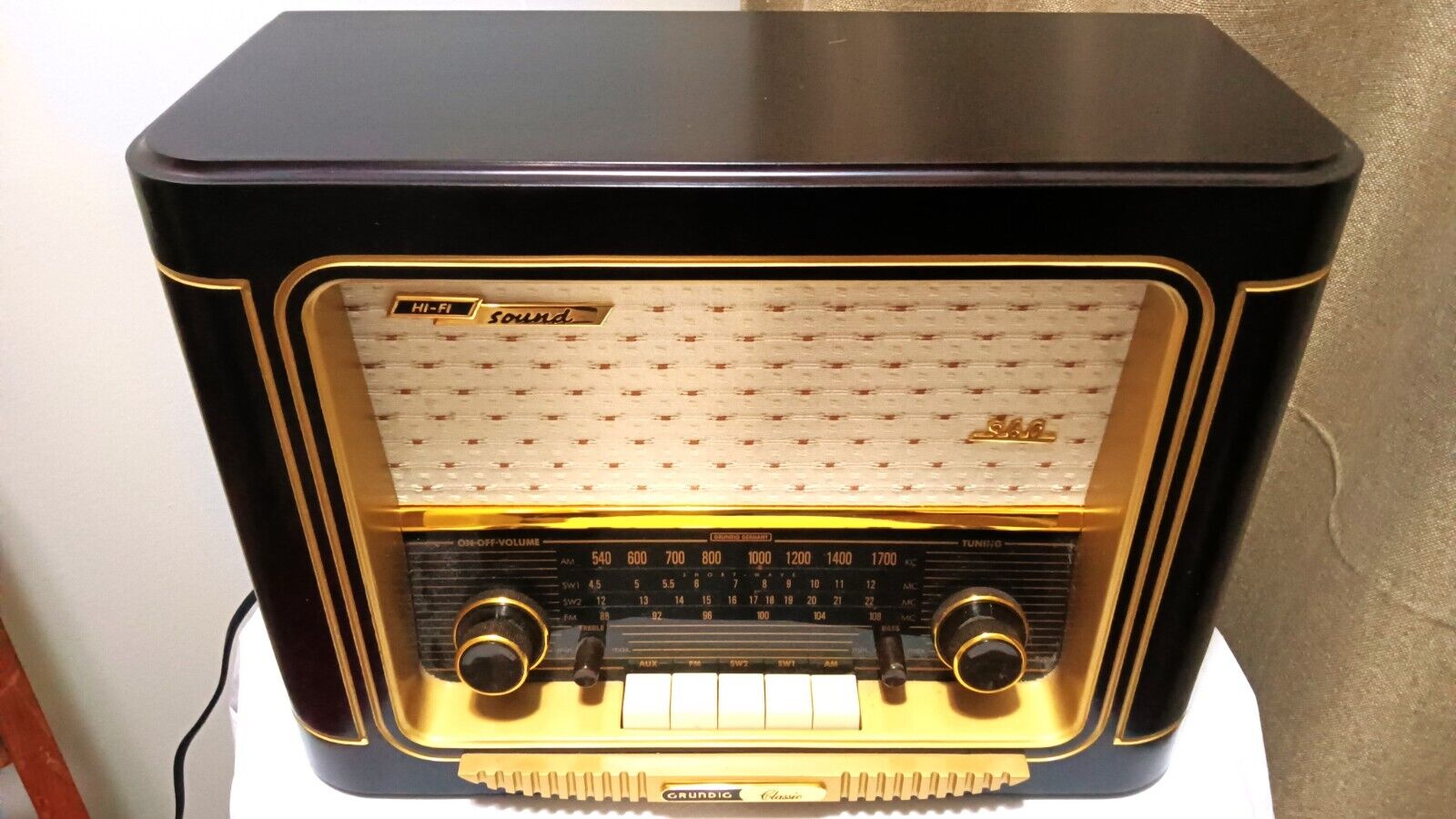GRUNDIG CLASSIC RADIO 960 ANNIVERSARY EDITION AM FM AUDIO BLUETOOTH WORKING EXC