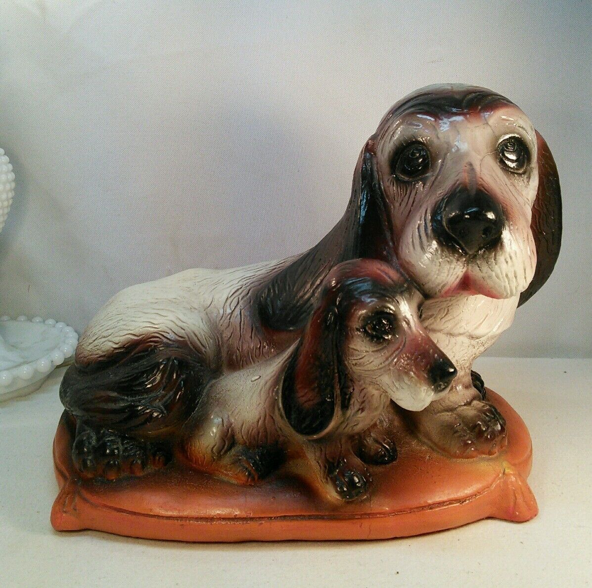 Vtg Bassett Hound Beagle Dog Chalkware Statue Figurine Doorstop Mom w/Puppy 