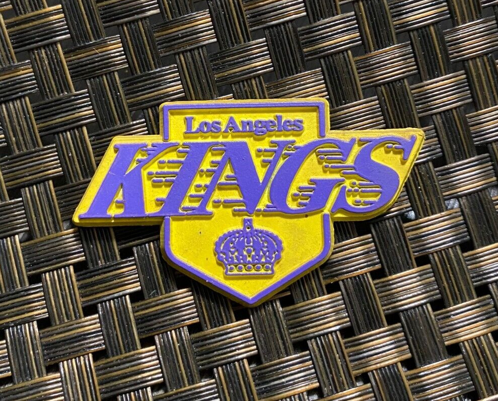 VINTAGE NHL HOCKEY LOS ANGELES KINGS TEAM LOGO COLLECTIBLE RUBBER MAGNET RARE **